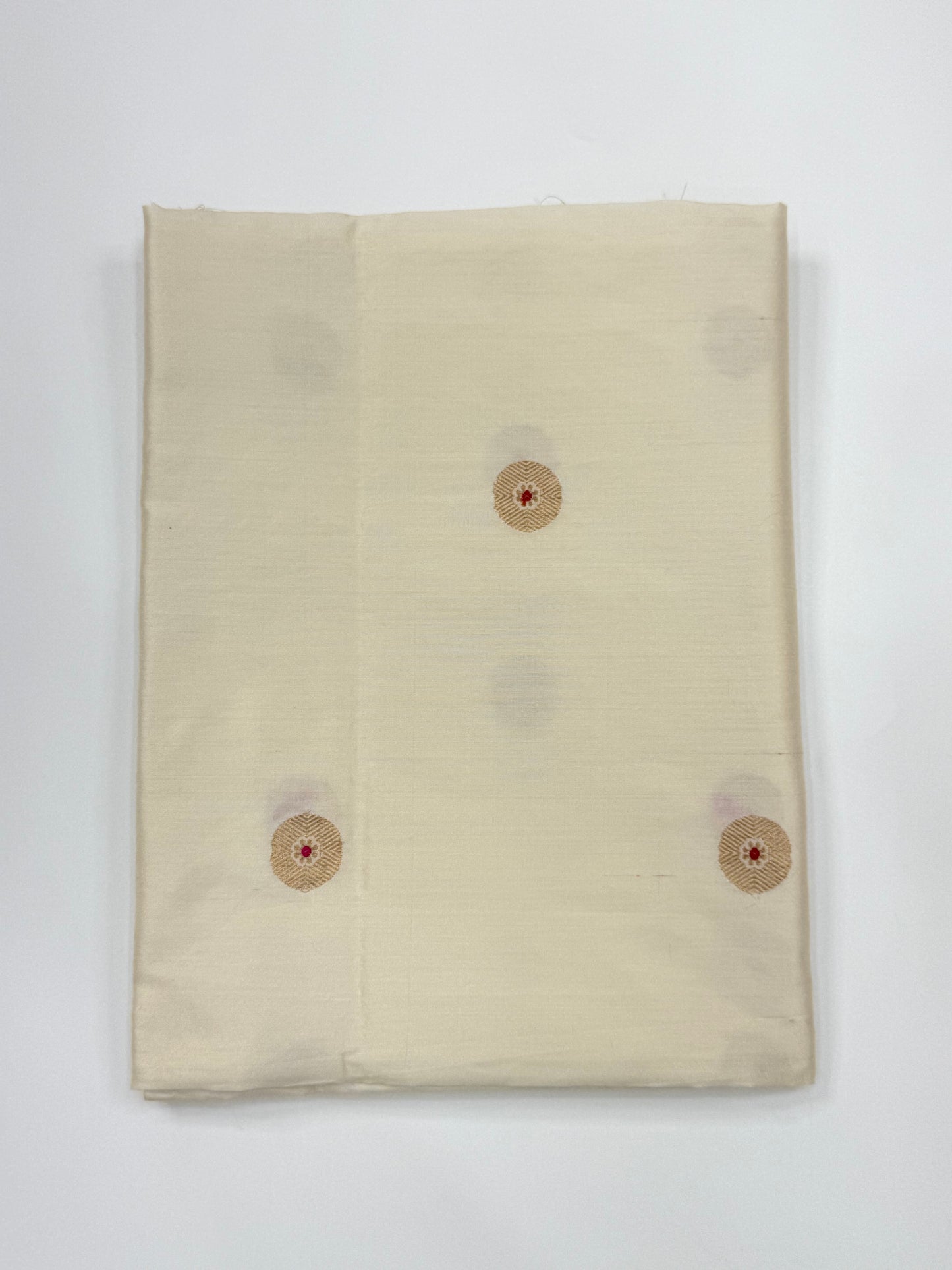 Handwoven White Colour Chinya Silk Fabrics