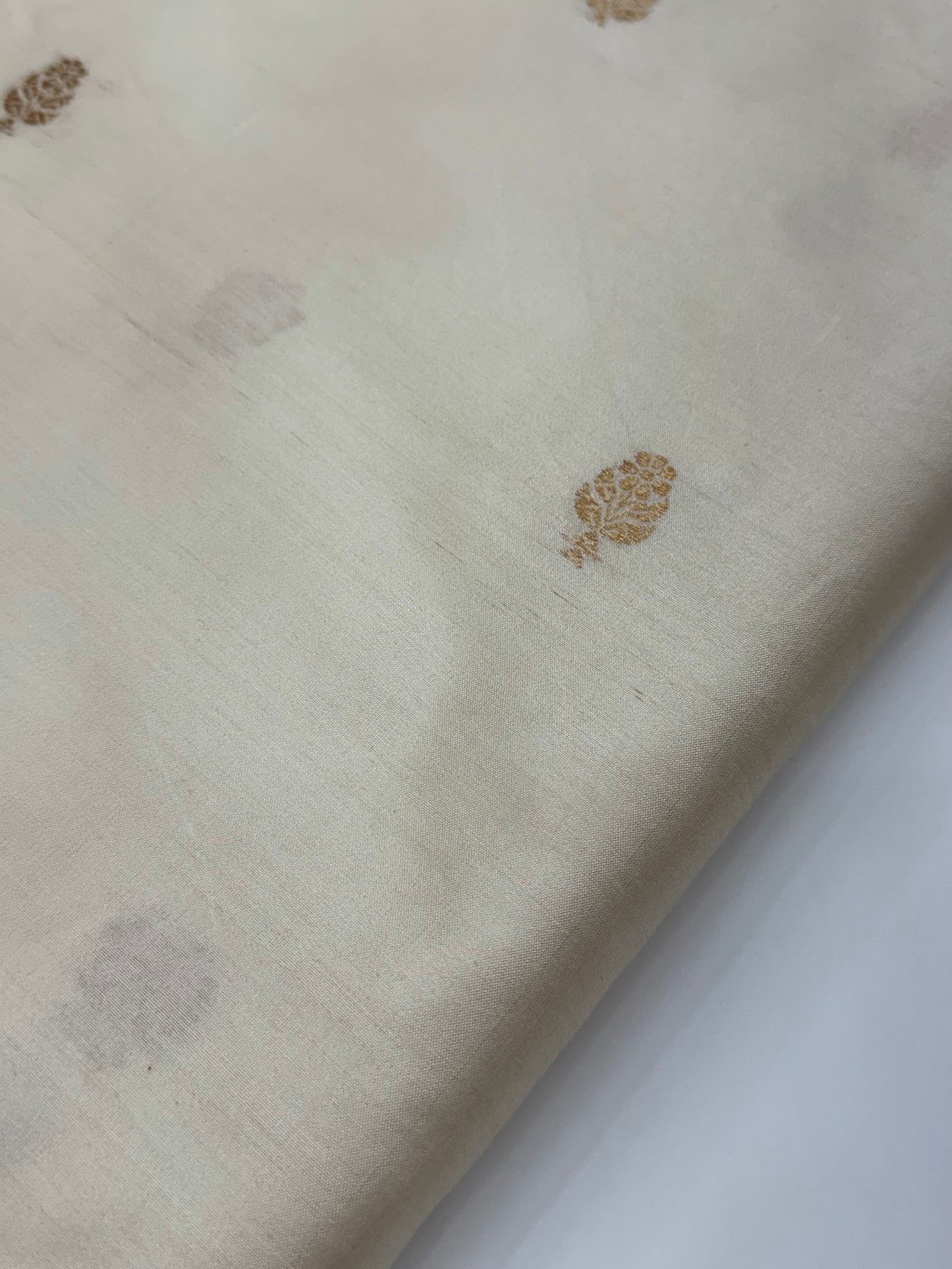 Handwoven Ivory Colour Chinya Silk Fabrics