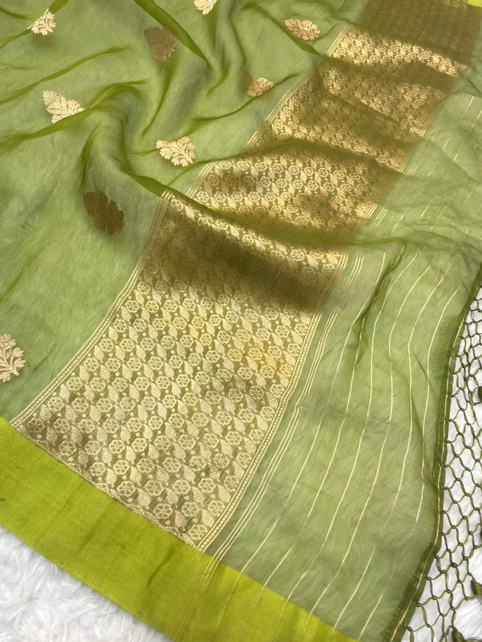 Handwoven Olive Green Colour Pure Organza Silk Suit Set