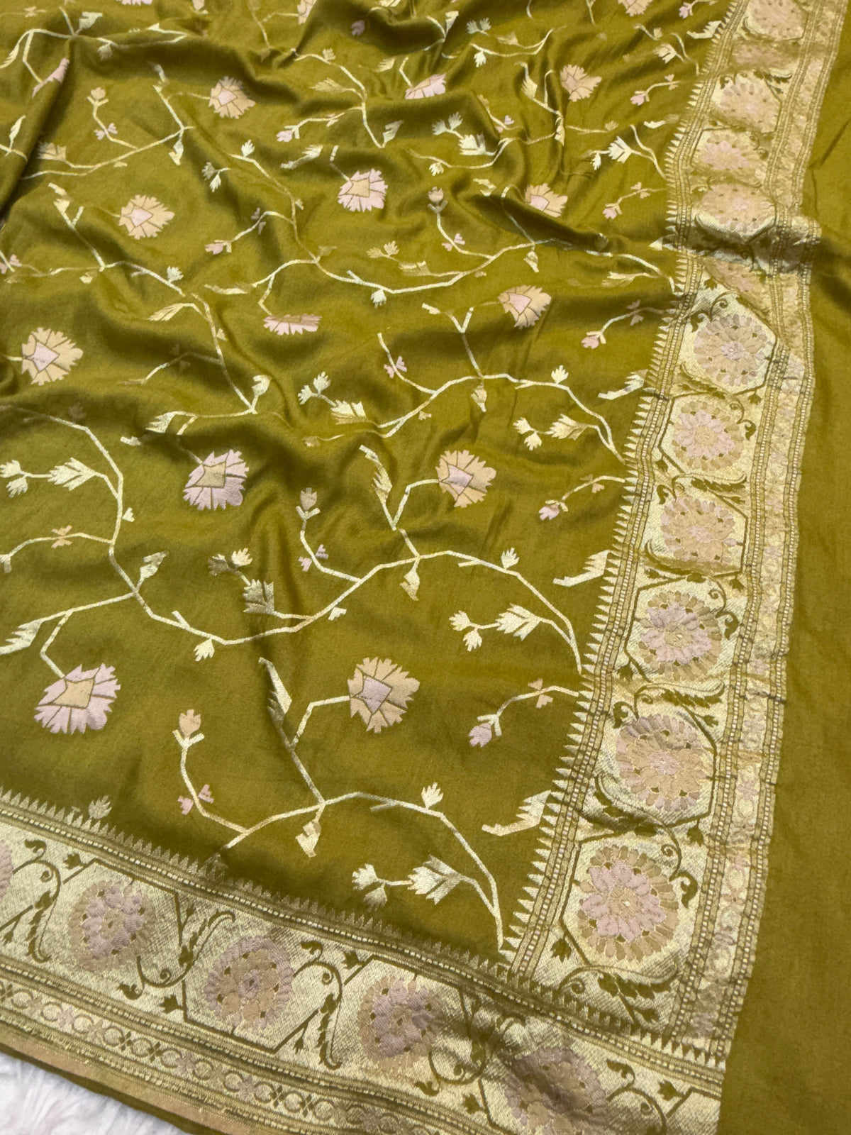 Olive Green Colour Pure Munga Silk Suit Set