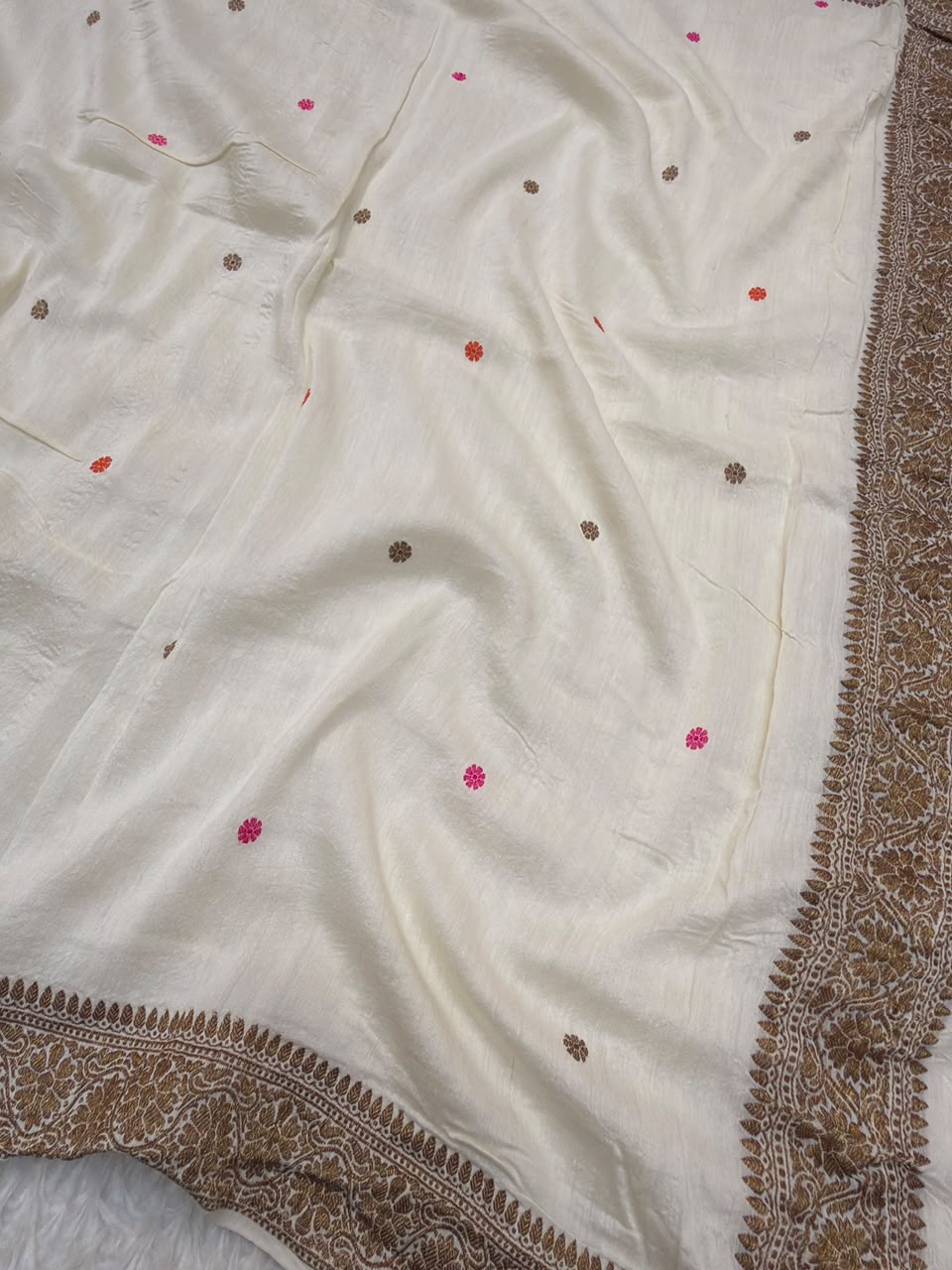 Ivory Colour Pure Munga Silk Suit Set