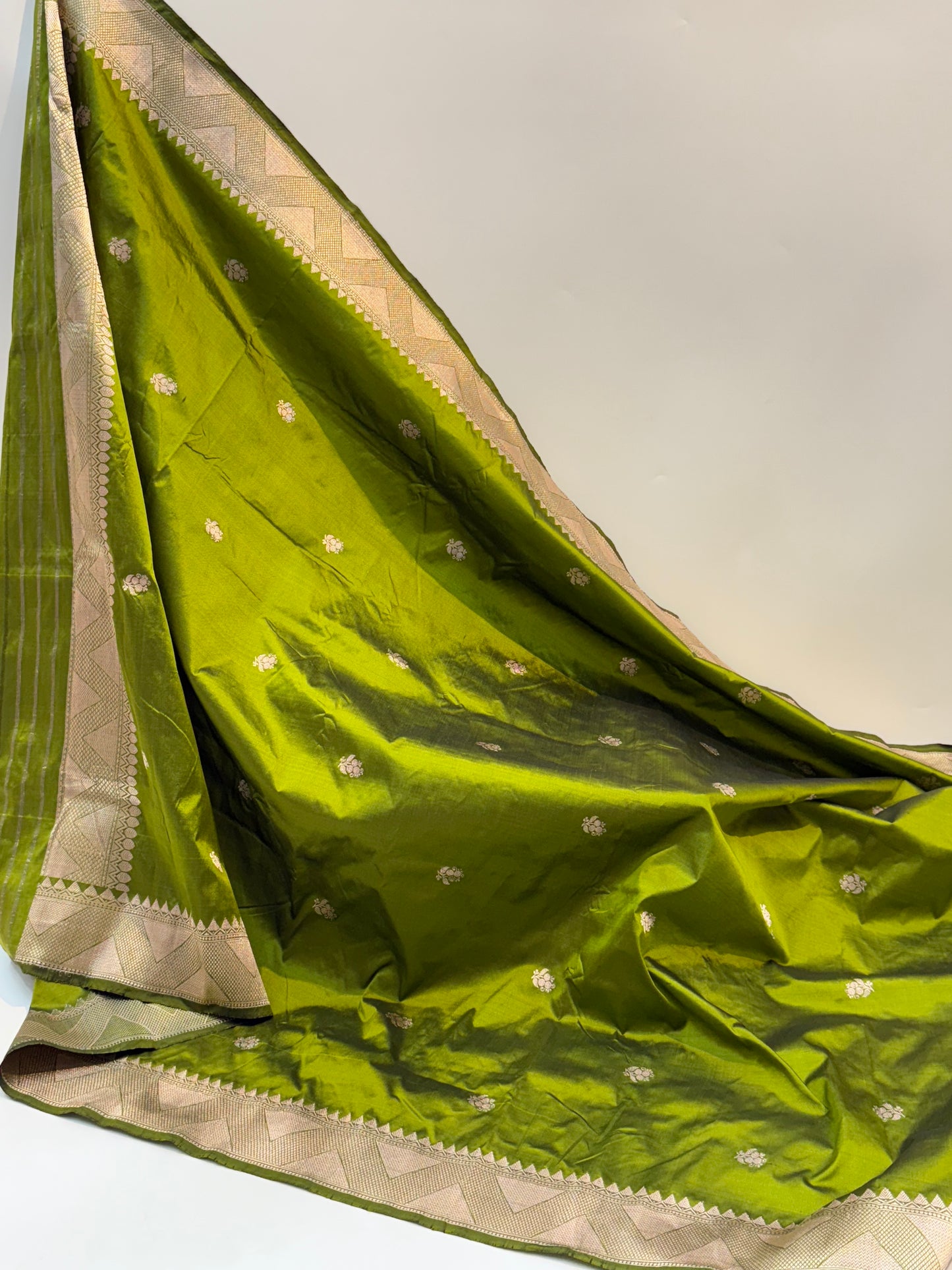 Handwoven Mehandi Green Colour Katan Silk Suit Set