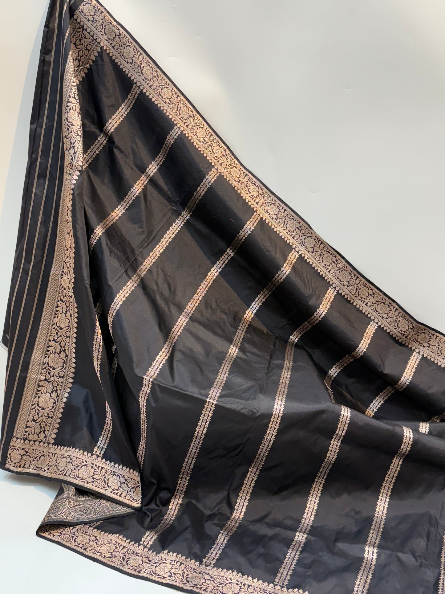 HANDWOVEN BLACK COLOR KATAN SUIT SET