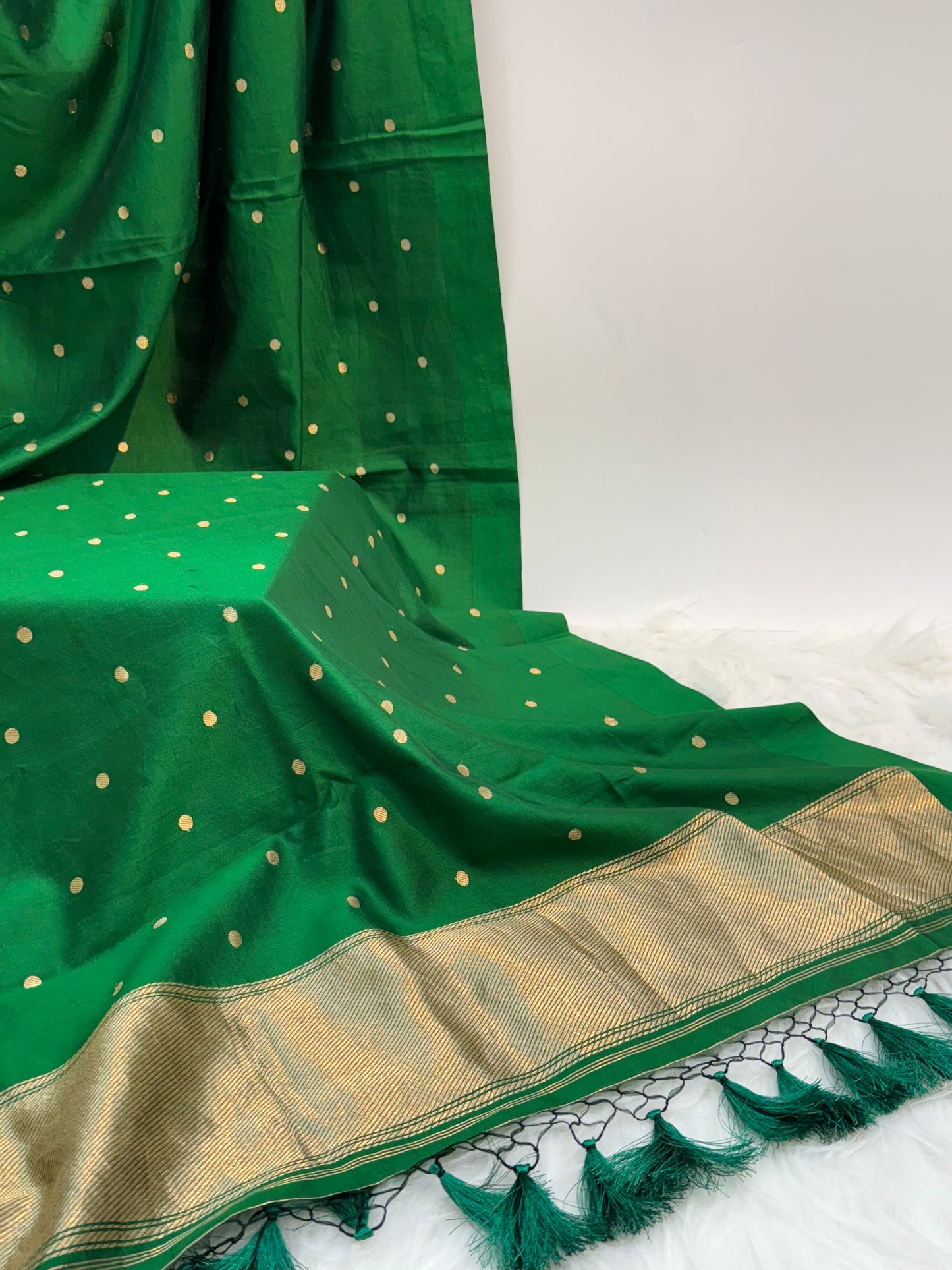HANDWOVEN BOTTLE GREEN COLOR DUPATTA