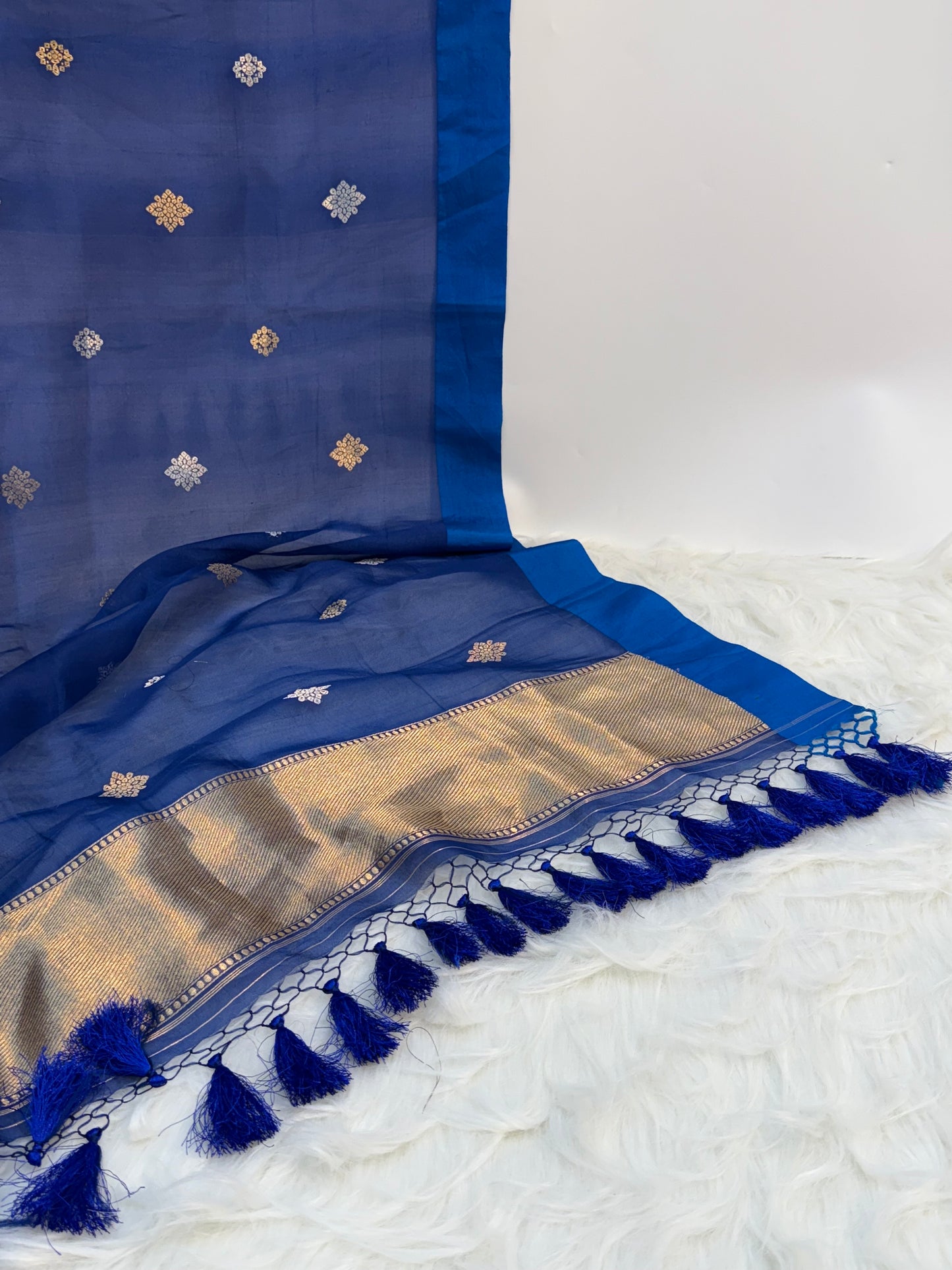 HANDWOVEN GERMAN COLOR ORGANA DUPATTA