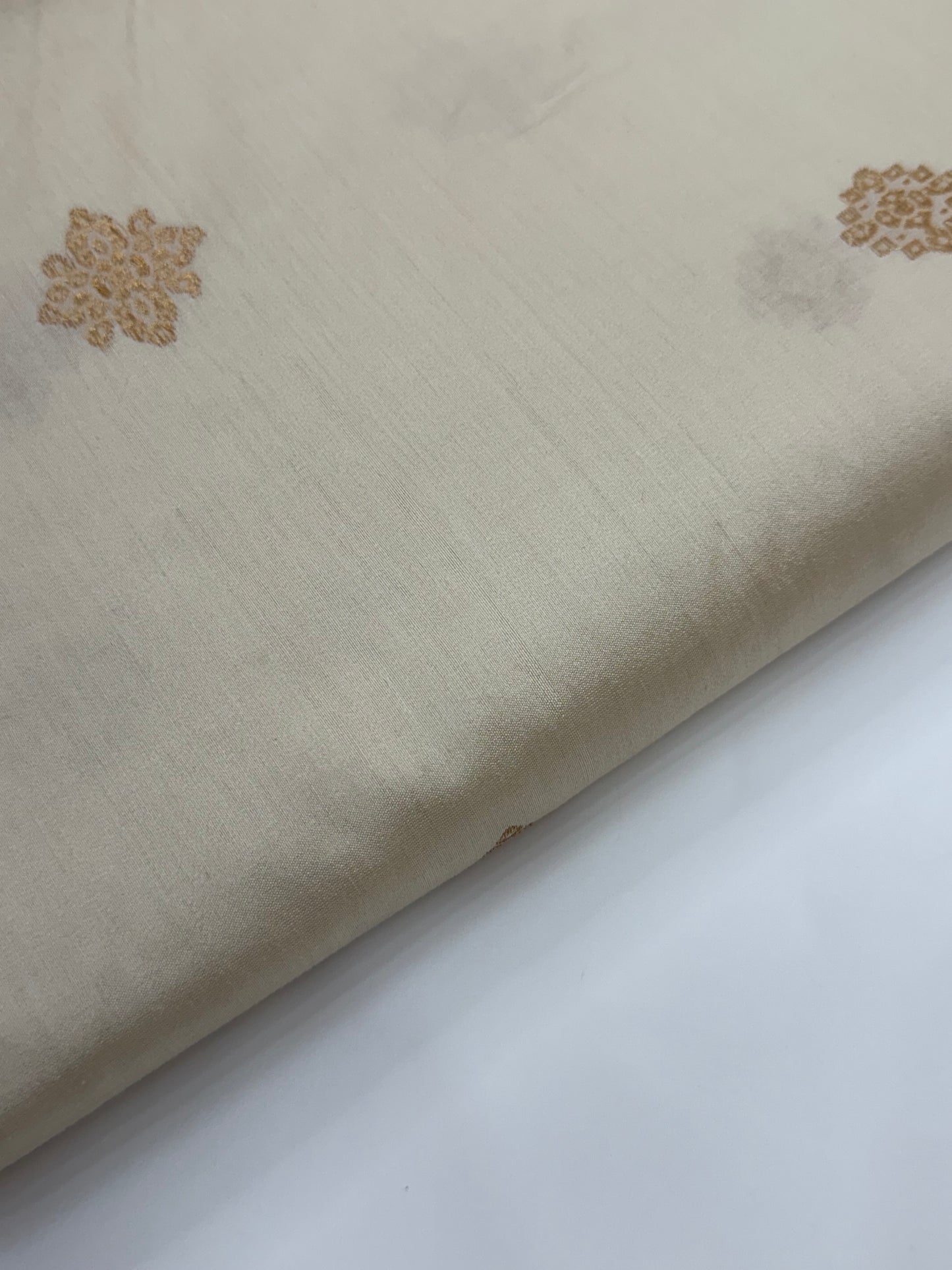 Handwoven Ivory Colour Chinya Silk Fabrics