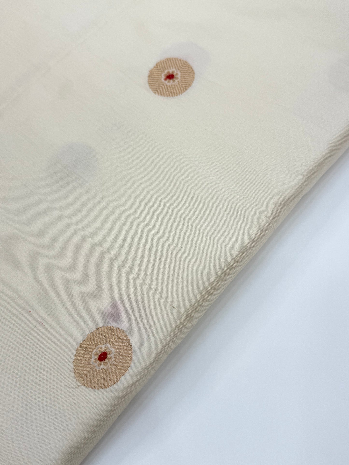 Handwoven White Colour Chinya Silk Fabrics