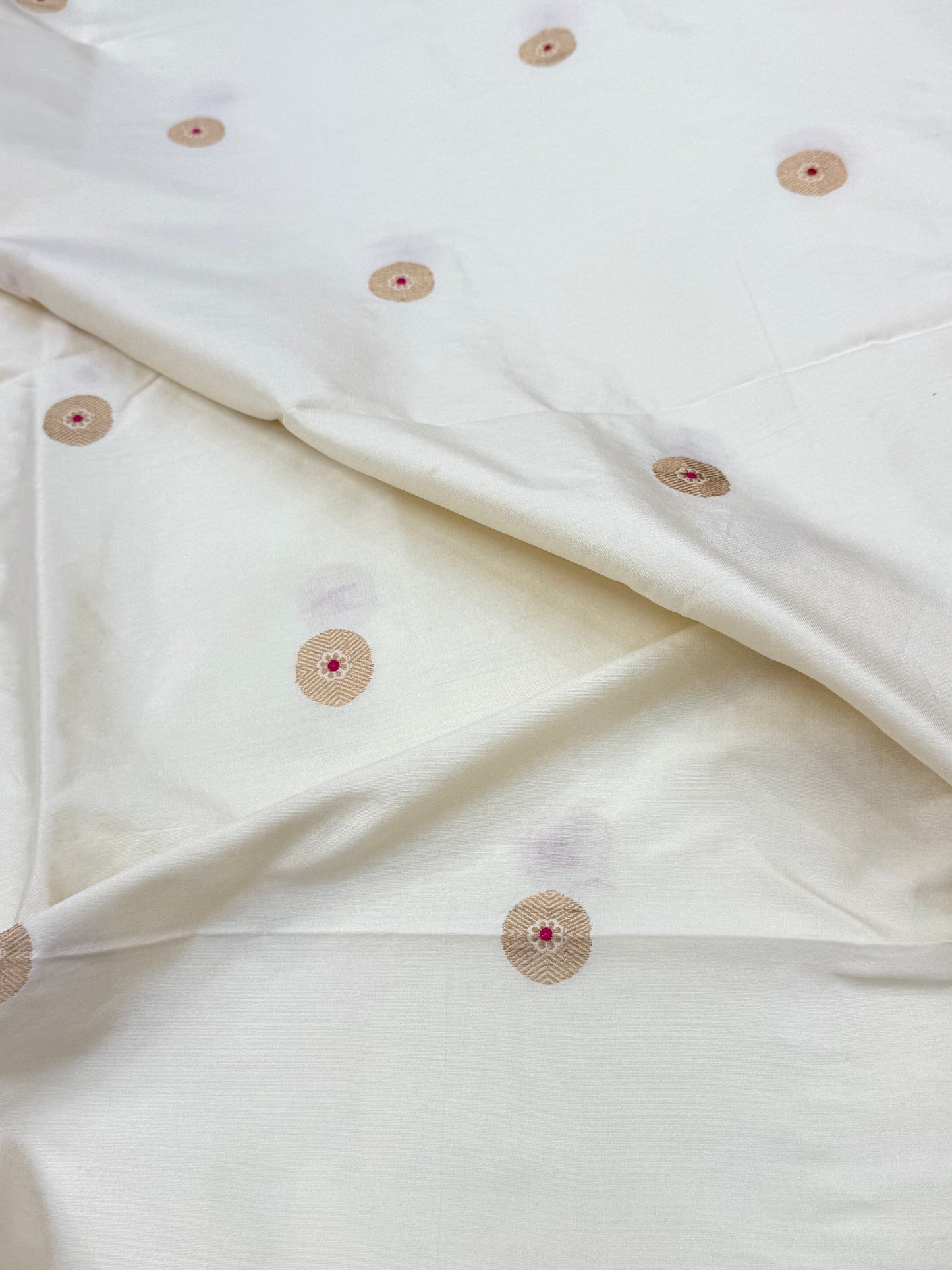 Handwoven White Colour Chinya Silk Fabrics