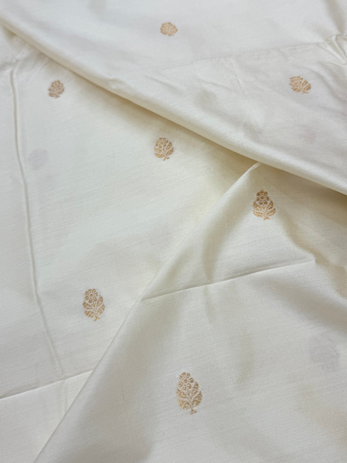 Handwoven Ivory Colour Chinya Silk Fabrics