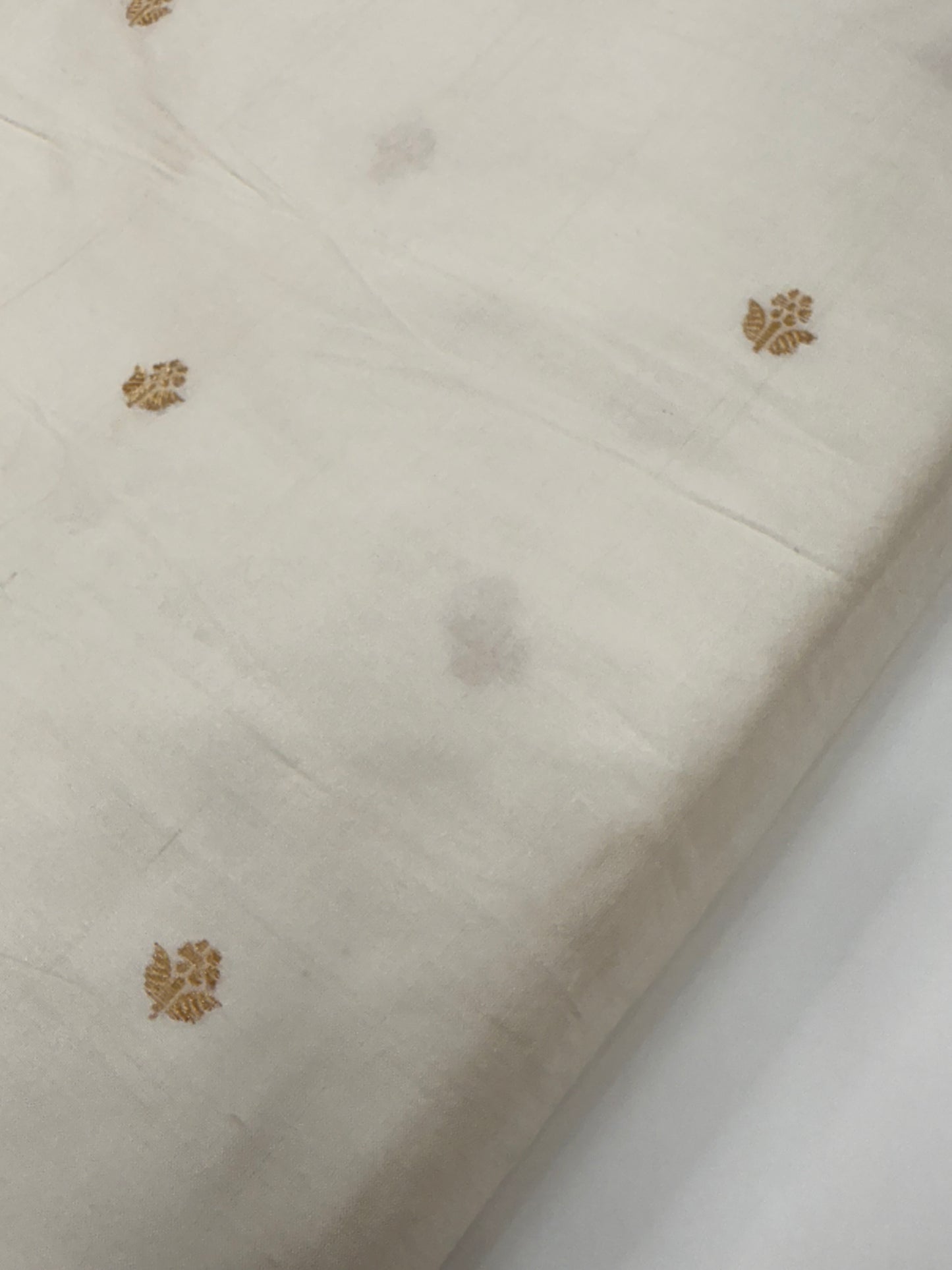 Handwoven White Colour Chinya Silk Fabrics