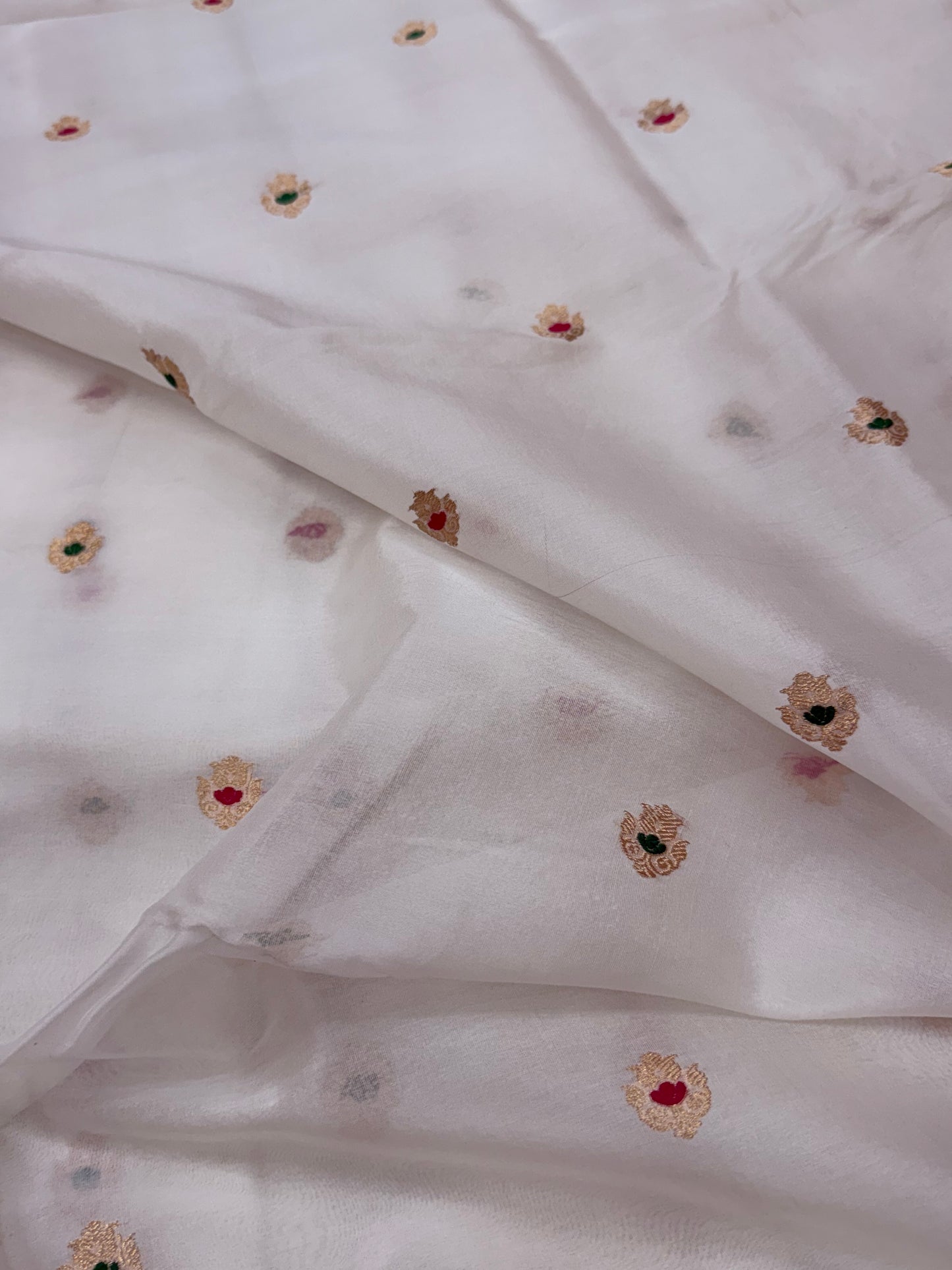 Handwoven White Colour Organza Silk Fabrics