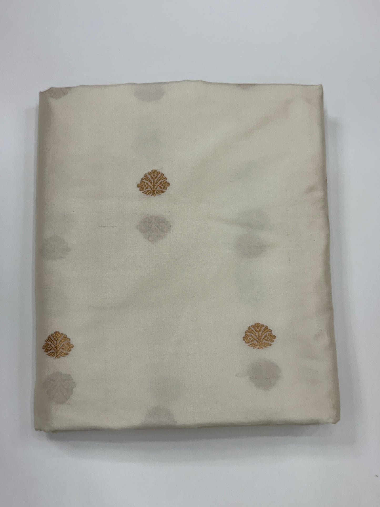 Handwoven White Color Chinya Silk Fabrics