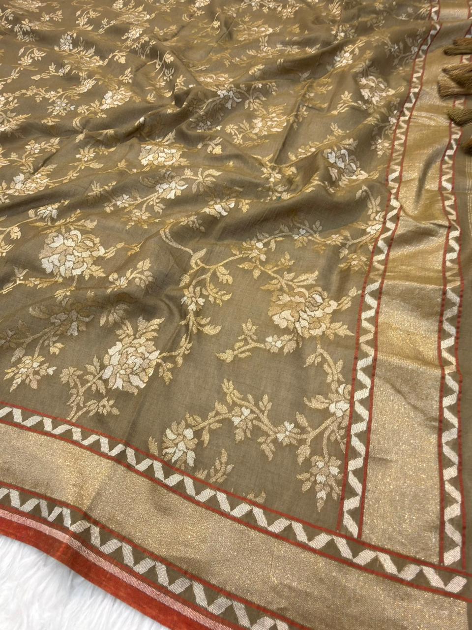 Handwoven Pure Jamdani Silk Olive Green Colour Suit Set