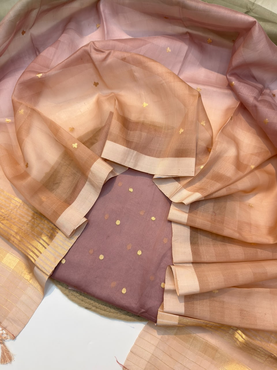 Handwoven Mauve Colour Organza Silk Suit Set