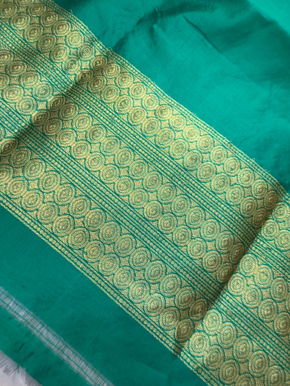 Handwoven Pure Katan Silk Emerald green Colour Cot Set