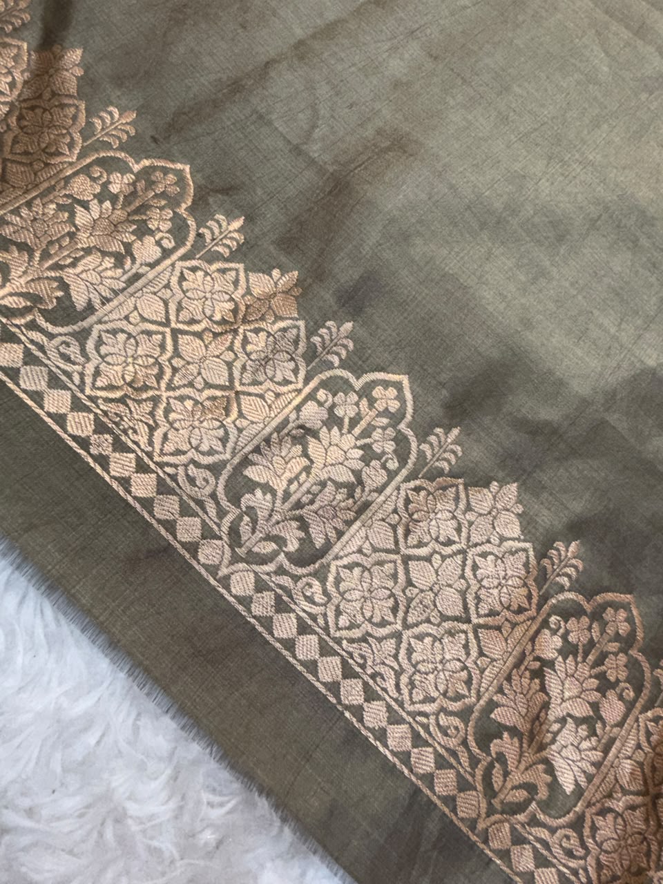 Handwoven Pure Katan Silk Greenish Gray Colour Cot Set