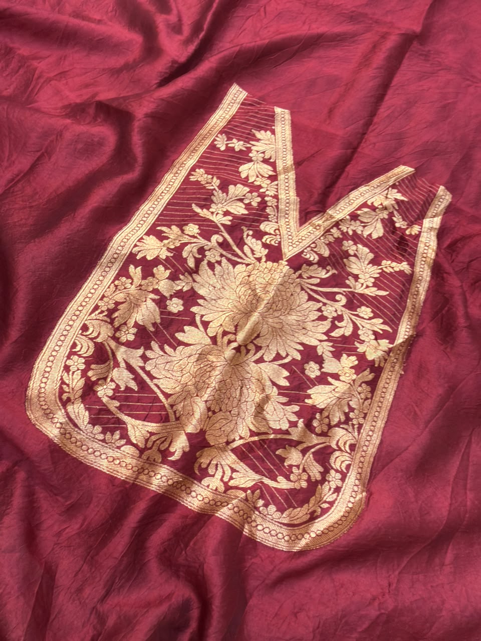Handwoven Pure Katan Silk Mahroon Colour Cot Set