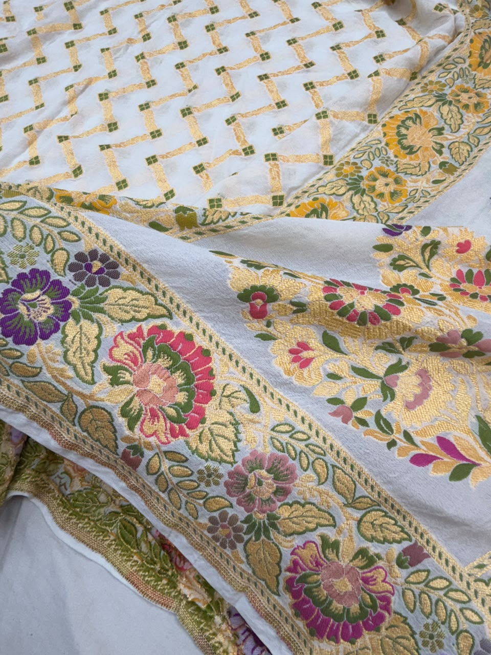 White Colour Pure Khaddi Georgette Silk Dupatta