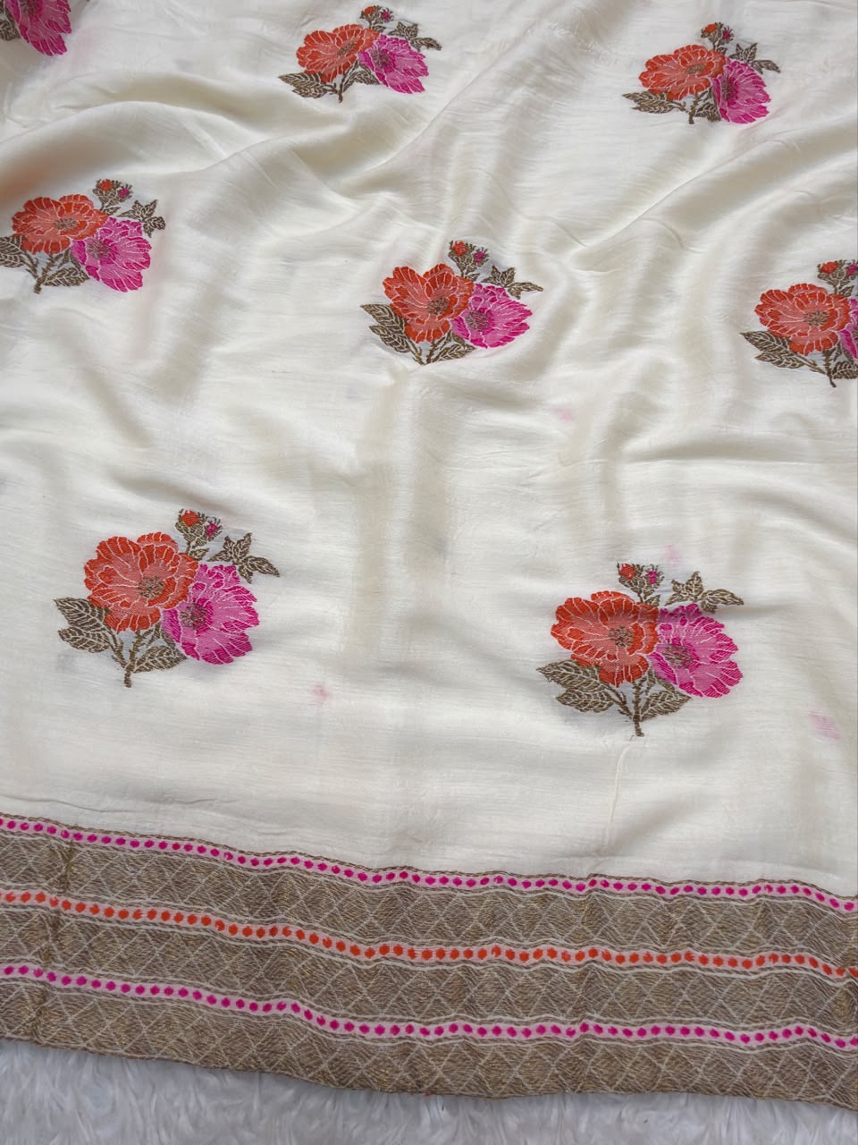 Ivoey Colour Pure Munga Silk Suit Set